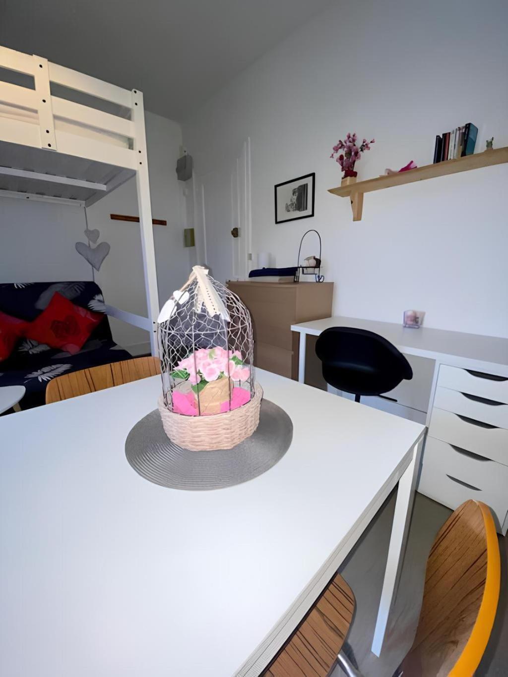 Descamps Apartment *